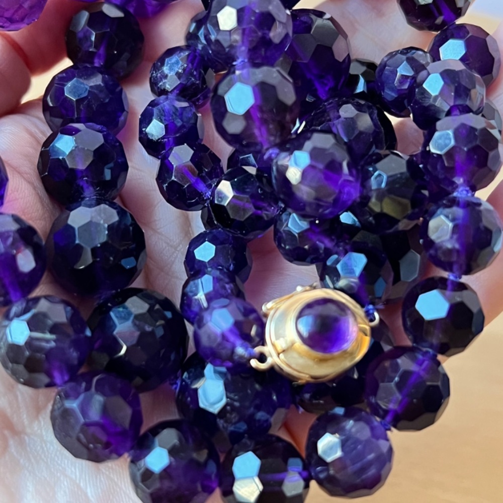 VINTAGE HUGE ROUND FACETED AMETHYST BEADS LONG NECKLACE 14K LOCK CABOCHON STONE - Picture 3 of 16